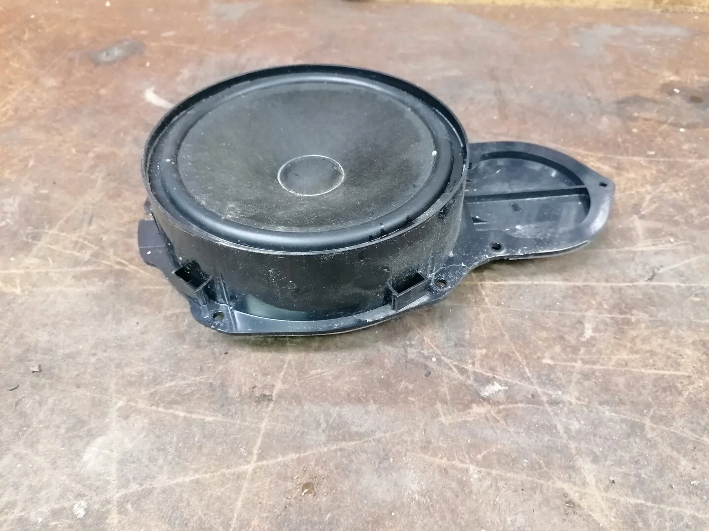 Högtalare dörr vänster fram