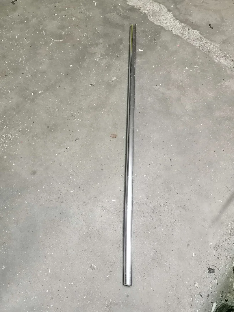 List krom hissruta dörr höger bak